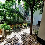 Flowers Apartment